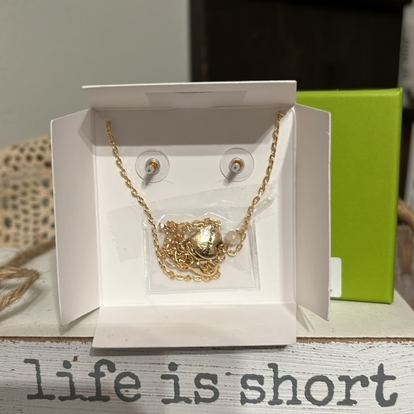 NIB.  BETSEY JOHNSON GUMMY BEAR NECKLACE AND EARRINGS BOXED SET - Picture 7 of 9